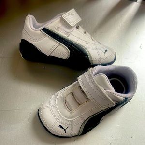 Unisex Athletic Baby Black & White Pumas ❤️❤️❤️❤️